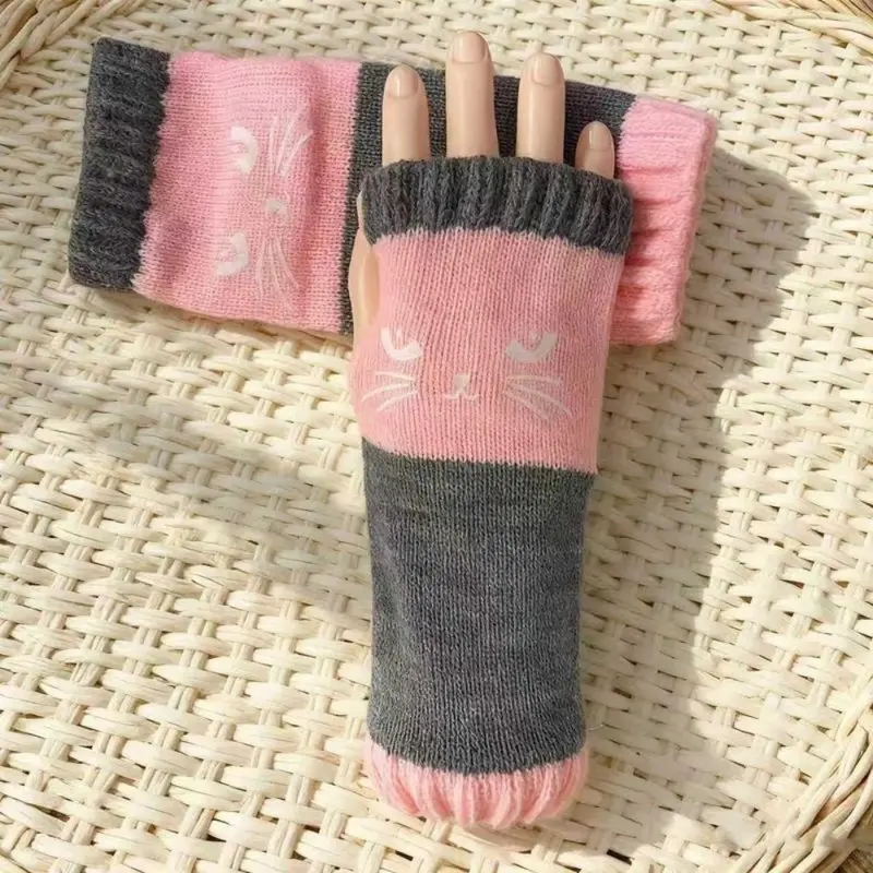 🐱 Cute knitted gloves for women with cat motif – for warm hands and free fingers🧶