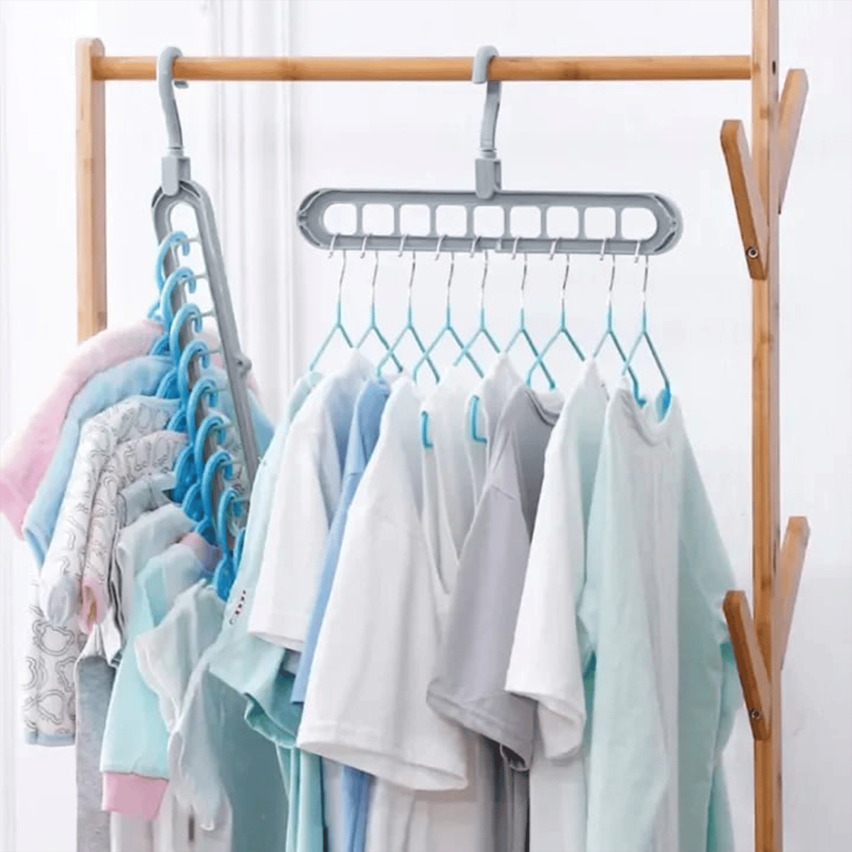 🔥👚 Multifunctional clothes drying rack with a nine-hole design—freeing up to 85% of your wardrobe space!