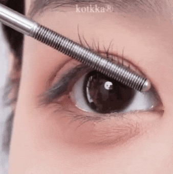 Long and thick mascara