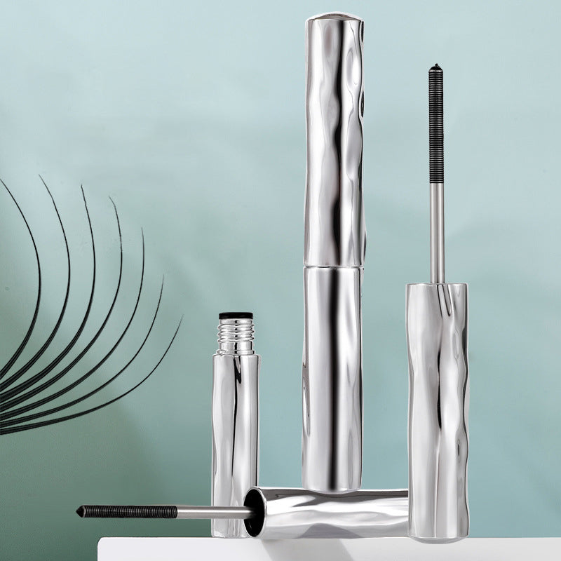 Long and thick mascara