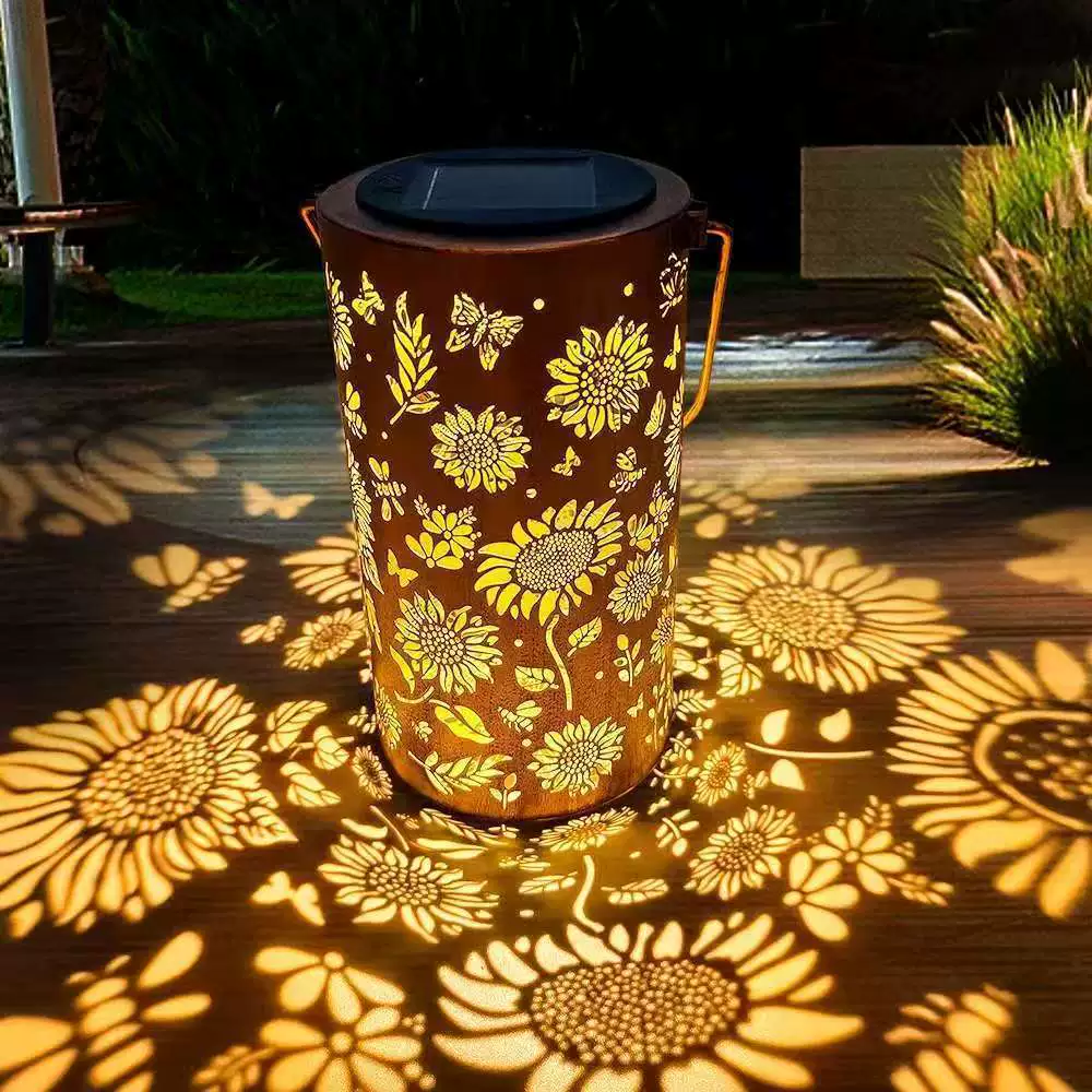 🌞Colorful solar-powered garden lantern with a sunflower light effect