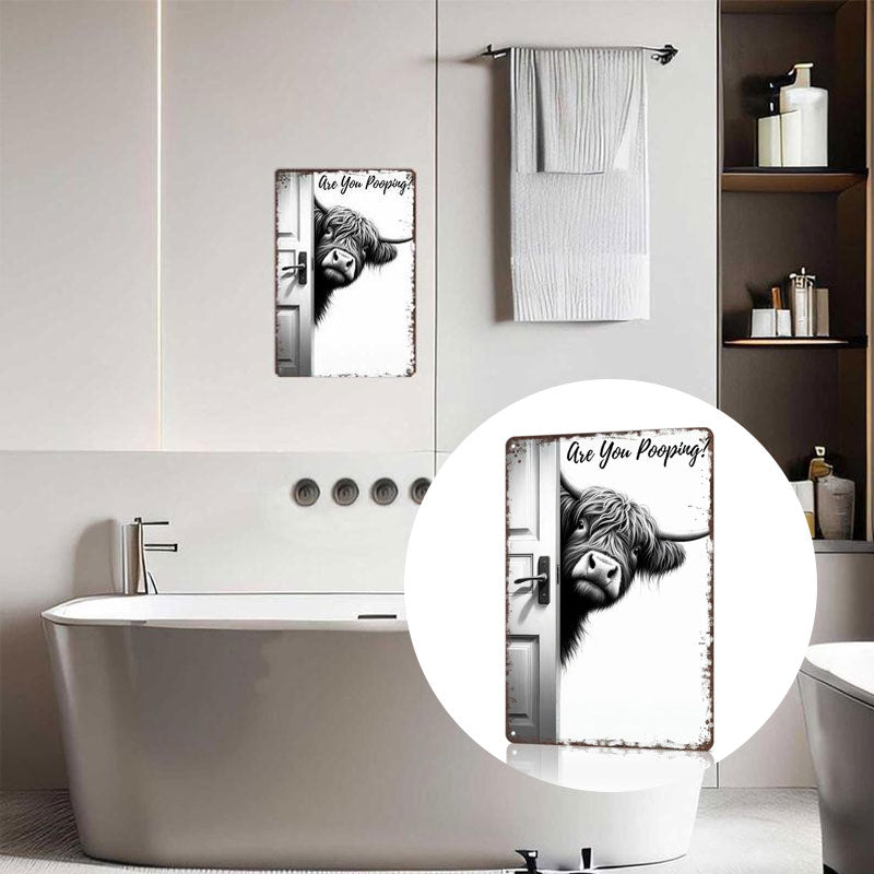 🐄 The cheeky visitor: Vintage sign with Scottish highlander