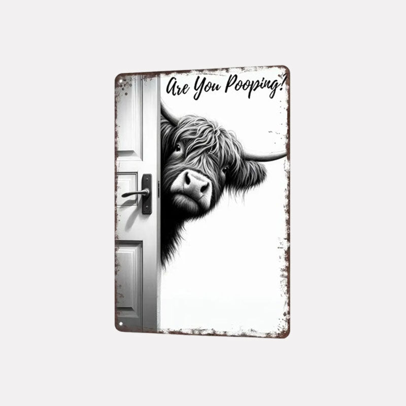 🐄 The cheeky visitor: Vintage sign with Scottish highlander