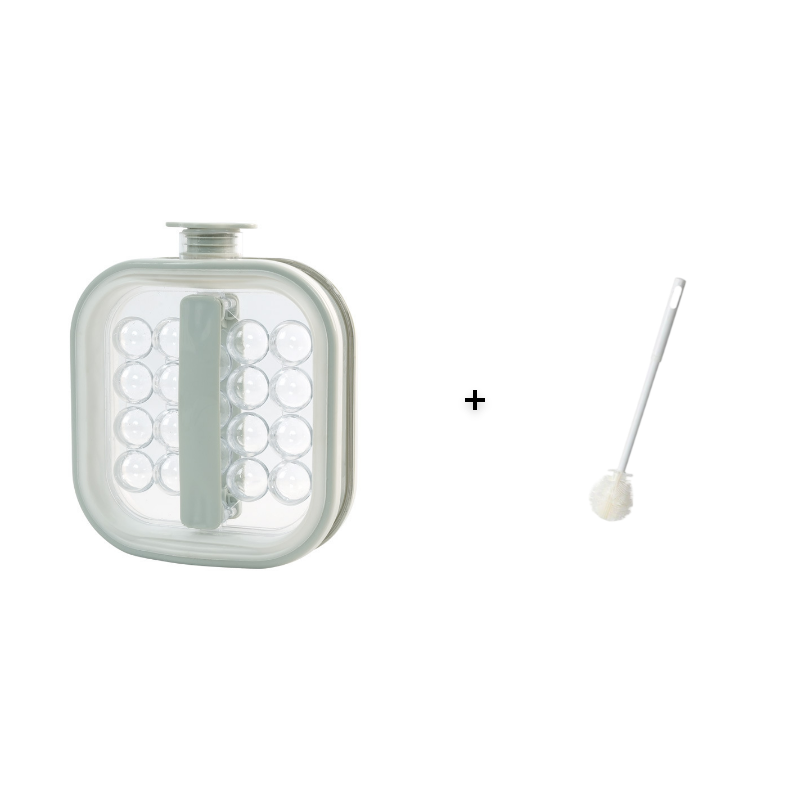 Portable silicone ice cube kettle for spherical ice cubes
