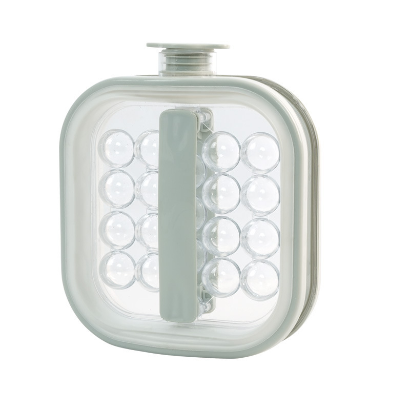 Portable silicone ice cube kettle for spherical ice cubes